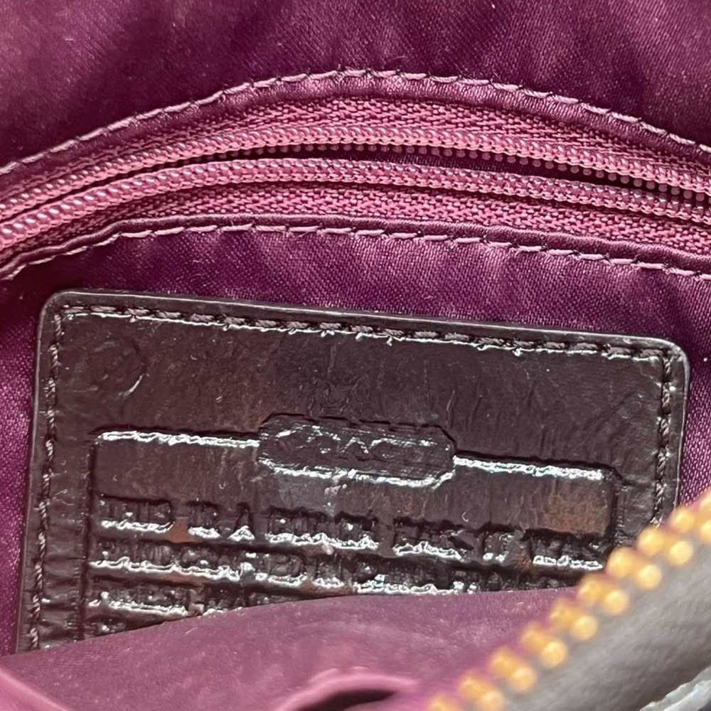 Coach Poppy Black Sequin Wristlet with Gold Chain Strap. EUC - Picture 3 of 9